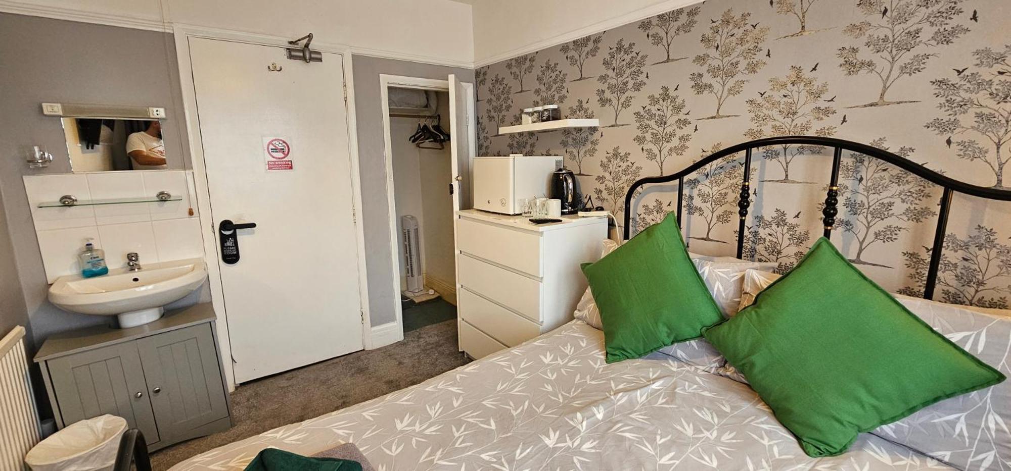 بيغْنْتون The Roslyn Guest House المظهر الخارجي الصورة
